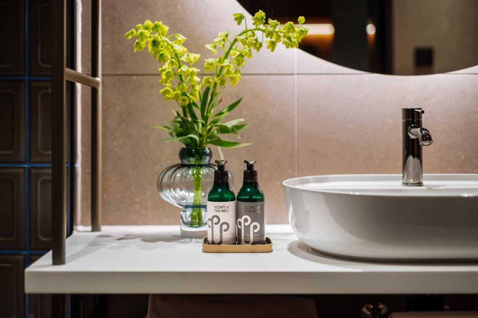 Executive Corner Suite,1592229173:JPEG