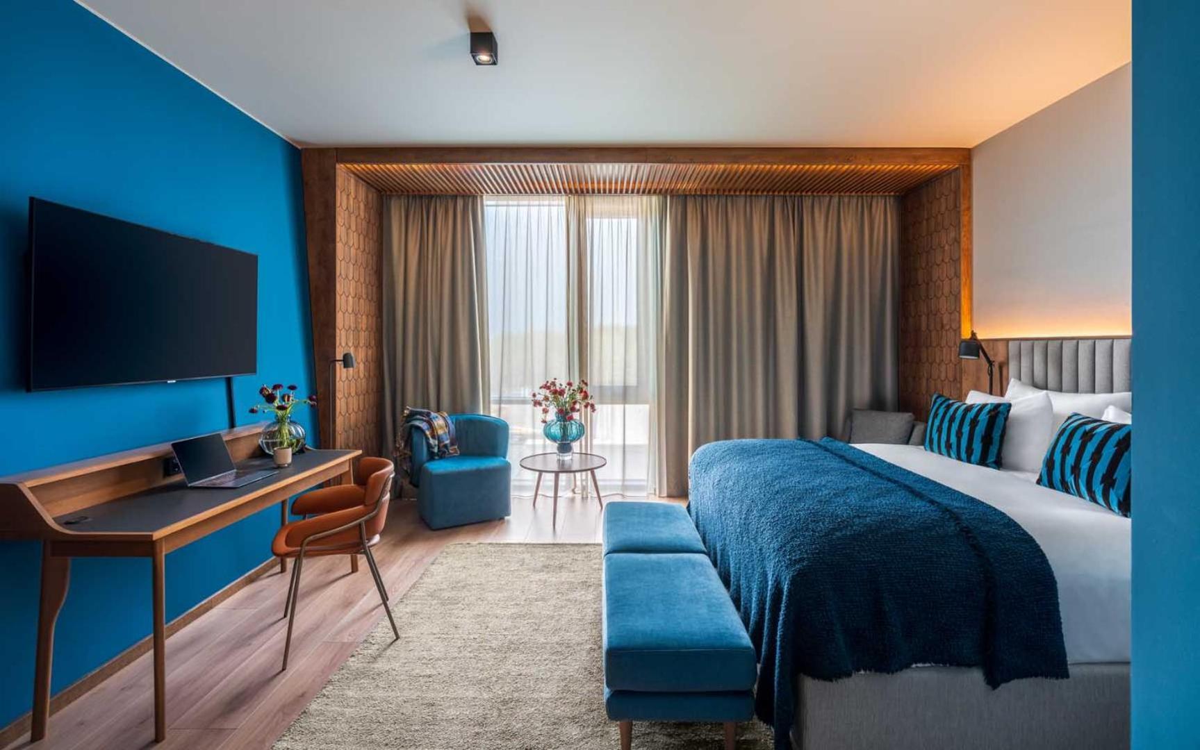 Superior Corner Suite,1592229170:JPEG